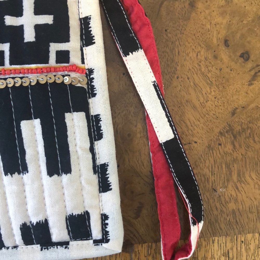 Rhapsodia Wristlet - Picture 4 of 4